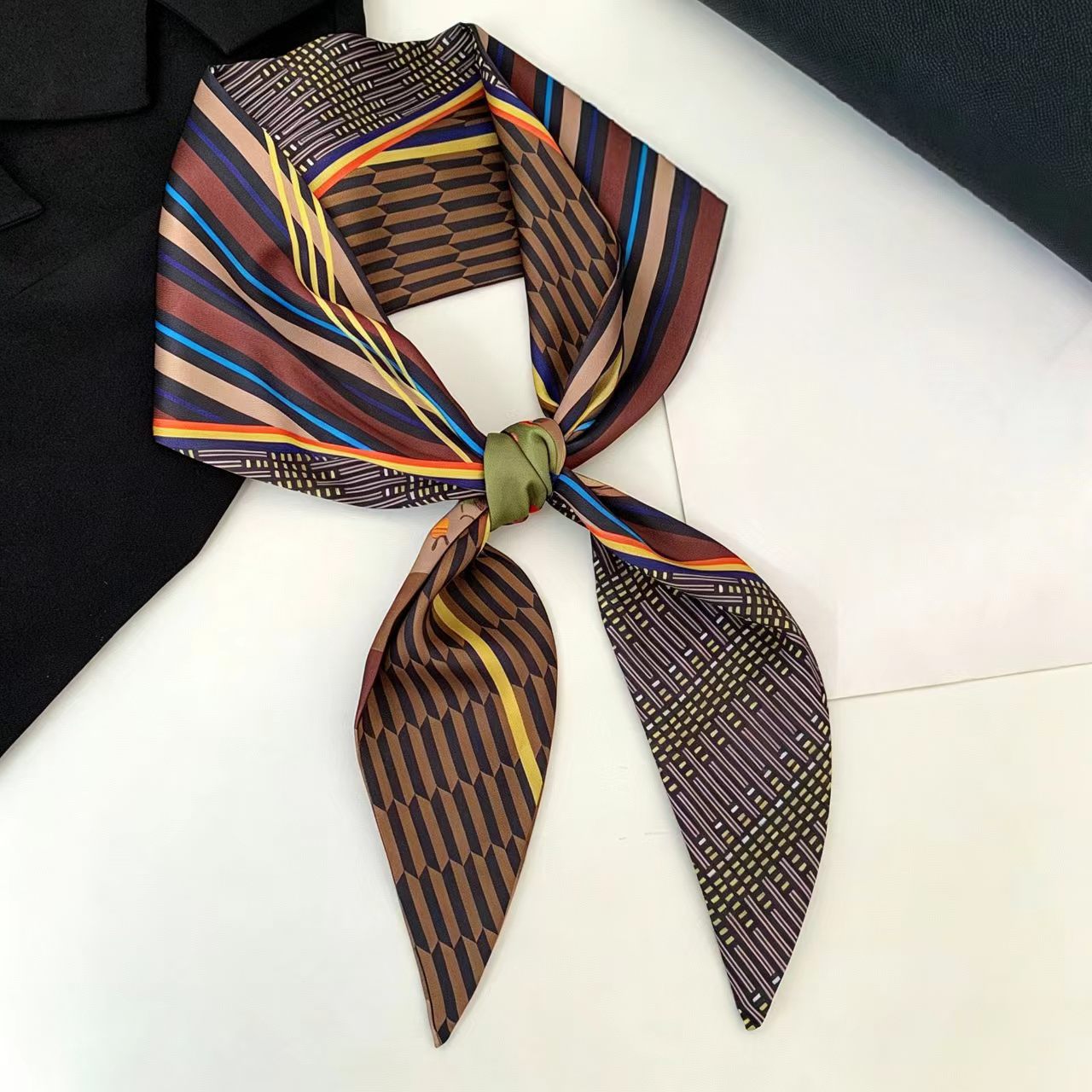 Silk Tie Woven - Luksusowa Apaszka Jedwabna z Długim Wzorem,