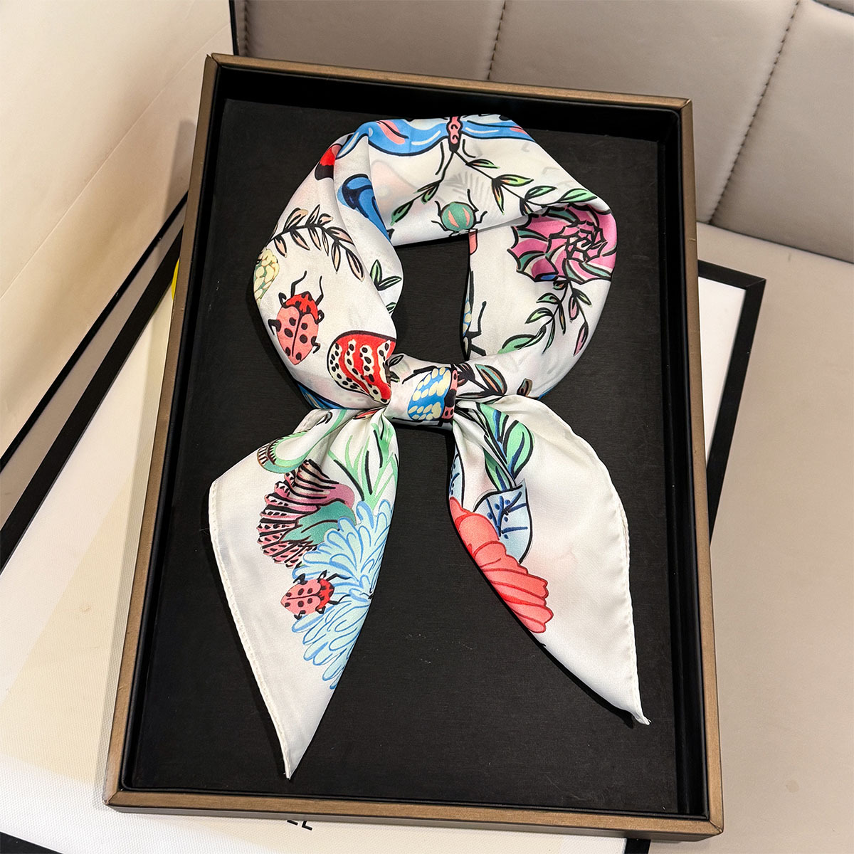 Jedwabne kwadratowe apaszki z  – Silk Tie Woven recenzja i cena